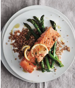 Lemony baked salmon with asparagus and bulgur
