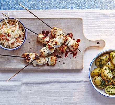 Lemony chicken skewers, herbed new potatoes & apple coleslaw