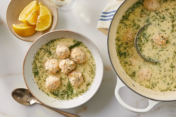 Lemony Greek meatball soup (Youvarlakia avgolemono)