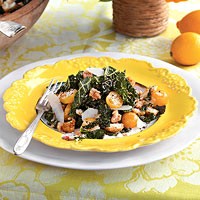 Lemony kale salad with tomatoes