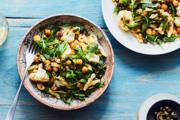 Lemony pasta with cauliflower, chickpeas, and arugula 