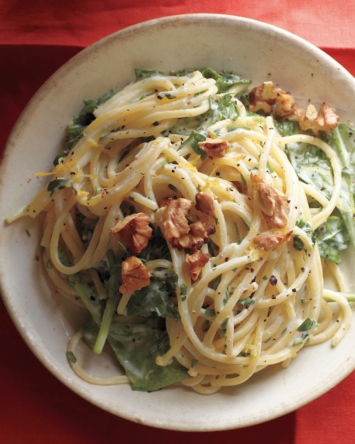 Lemony pasta with goat cheese and spinach