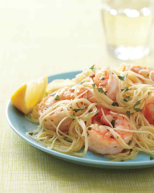 Lemony shrimp scampi