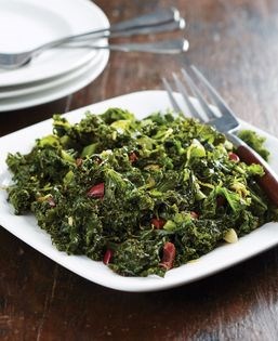 Lemony steamed kale with olives
