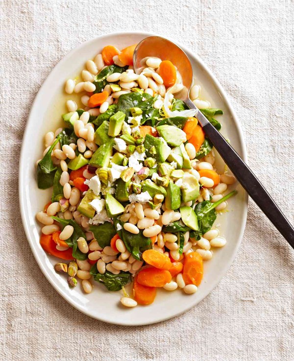 Lemony white bean and carrot spinach salad