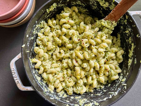 Lemony zucchini pasta with cottage cheese 