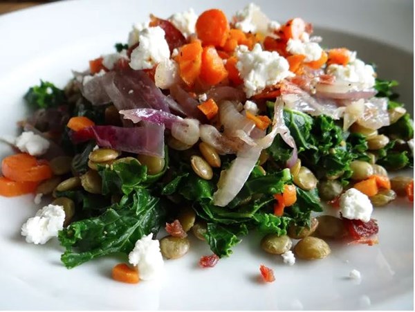Lentil & kale salad with bacon