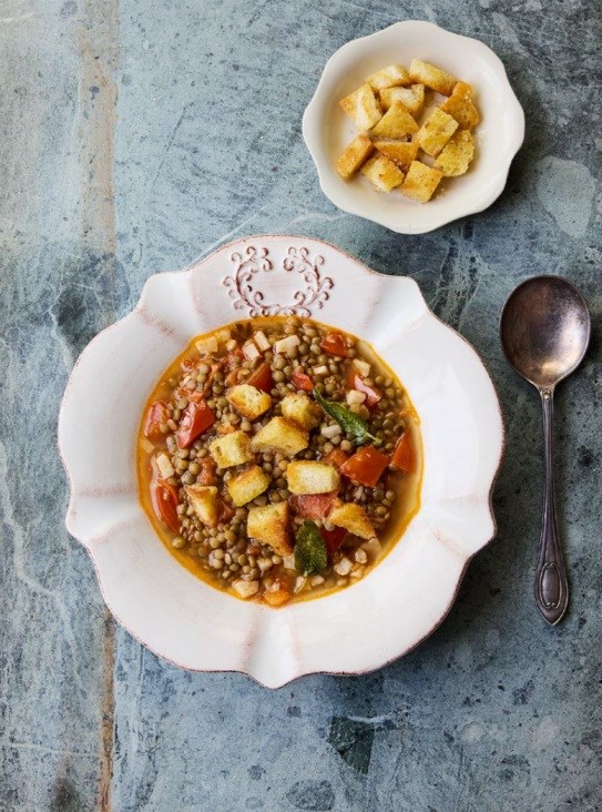 Lentil and tomato soup (Minestra di lenticchie)