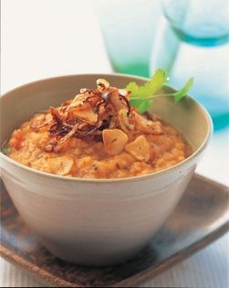 Lentil dhal with garlic and whole spices