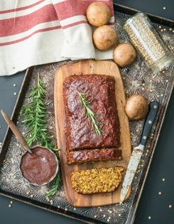 Lentil-mushroom meatloaf with ketchup glaze