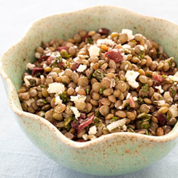 Lentil salad with hazelnuts and goat cheese