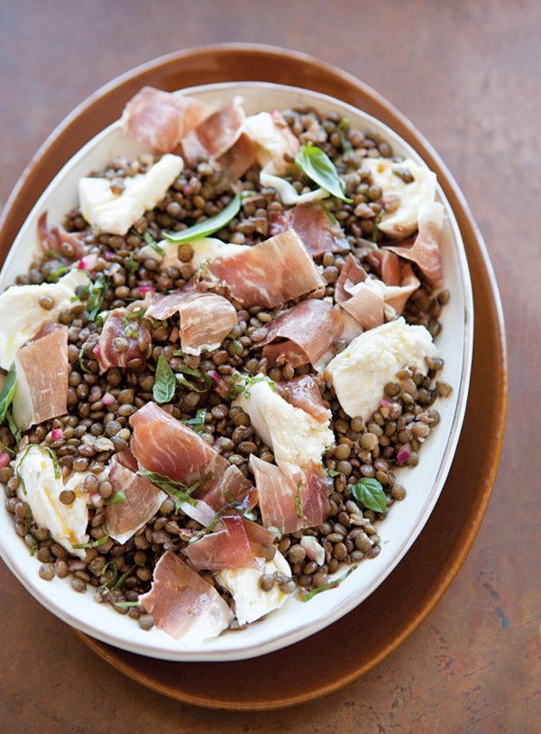 Lentil salad with mozzarella & prosciutto 