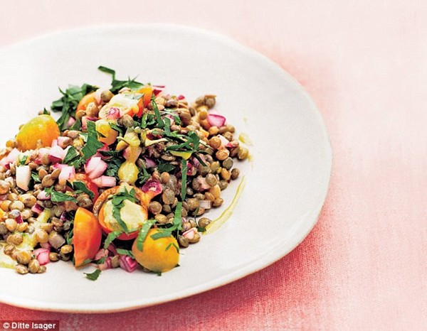 Lentil salad with mustard and tomatoes