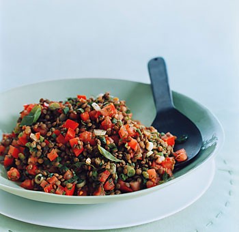 Lentil salad with tomato and dill