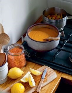 Lentil soup (Mercimek çorbasi)