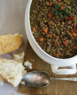 Lentil soup (Sopa de lentejas)