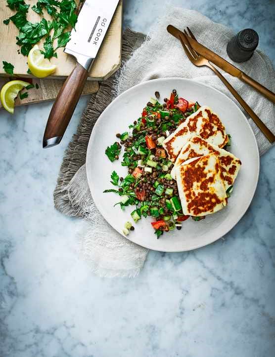 Lentil tabbouleh with halloumi