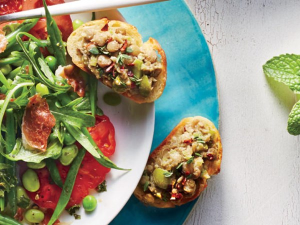 Lentil tapenade crostini