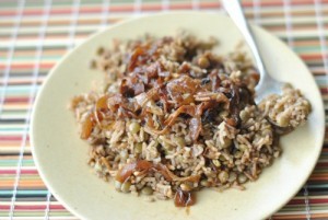 Lentils and rice with caramelized onions