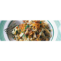 Lentils with pasta and caramelised onions (Rishta bi)