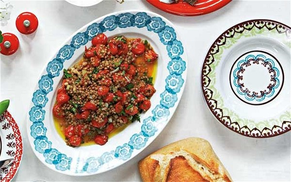 Lentils with roast cherry tomatoes and red onion