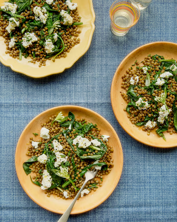 Lentils with wild garlic (or spinach) and goat's cheese