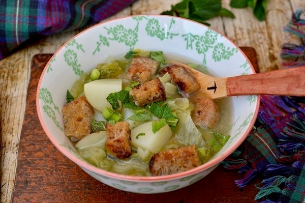 Lettuce & pea soup with new potatoes