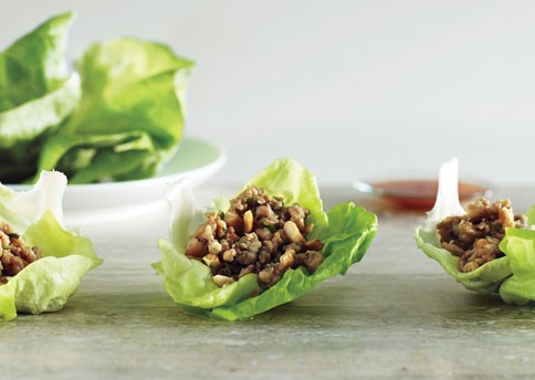 Lettuce cups with stir-fried chicken