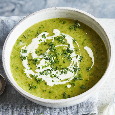 Lettuce, leek & tarragon soup
