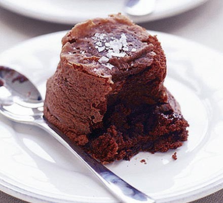 Light & dark choc puds