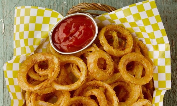 Light and crispy fried onion rings