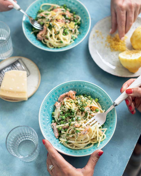 Light lemon, smoked salmon & pea spaghetti