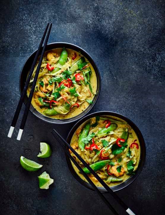 Light prawn laksa