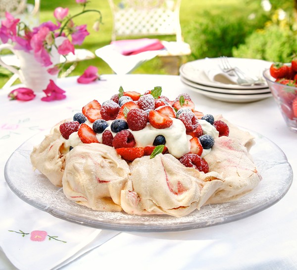 Lighter summer Pavlova