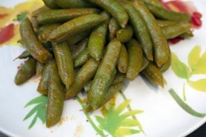 Lightly spiced sugar snap peas