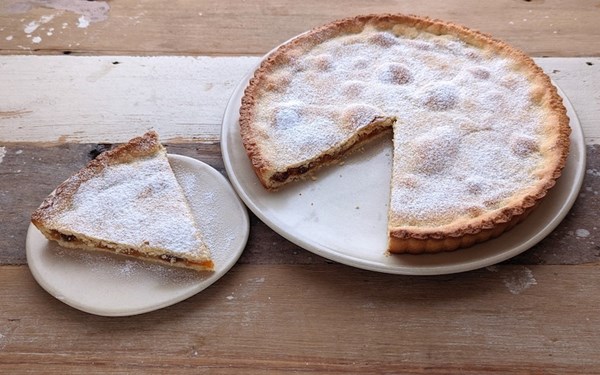 Ligurian apricot tart (Spungata)