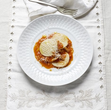 Ligurian coin pasta with braised rabbit sauce (Corsetti con ragù di coniglio)