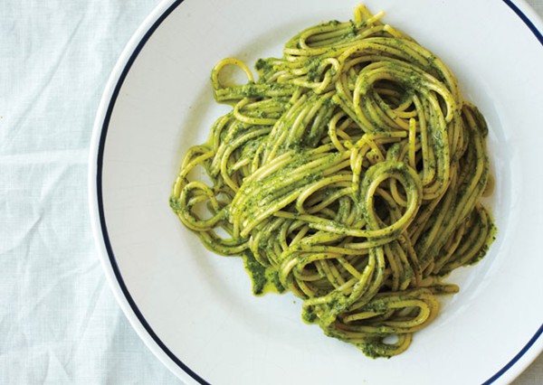 Ligurian pesto with spaghetti