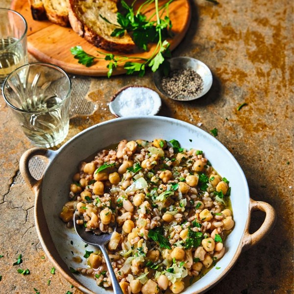 Ligurian spelt and bean soup (Mesciua)