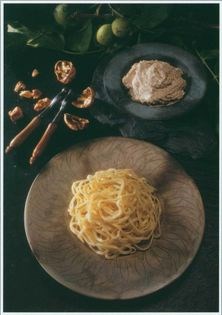 Ligurian walnut sauce ('Tocco' di nocci)