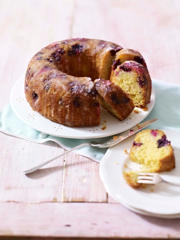 Lime and blueberry ring drizzle