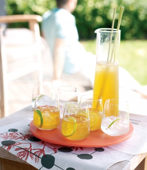 Lime and lemongrass rum punch