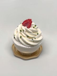 Lime and litchi Pavlova