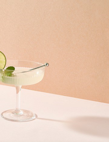 Lime and mint gimlet mocktail