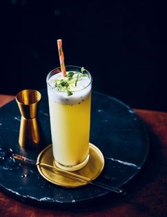 Lime and thyme fizz