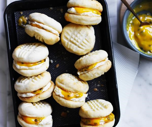 Lime and vanilla yo-yos with passionfruit curd