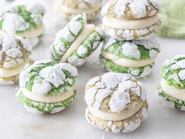 Lime-mint crinkle sandwich cookies [crème fraîche frosting]