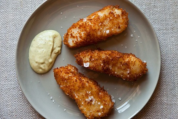Lime, tarragon aioli with panko-crusted fish sticks
