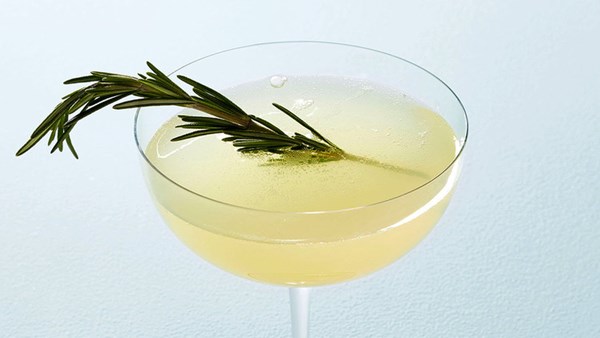 Limoncello sparkler