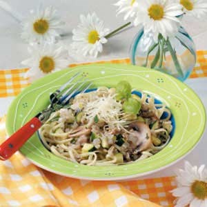 Linguine in clam sauce